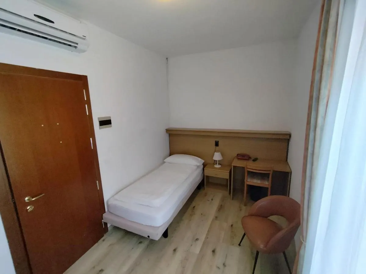 ברנצונה סול גארדה Hotel S.Maria 3*, ברנצונה סול גארדה